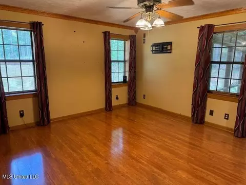 Living - 1024 Sabrina Dr, Summit, MS 39666 photo 9 of 10