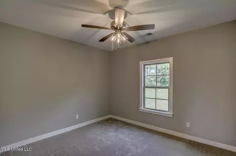 Bedroom - 1634 Tributary Dr, Hernando, MS 38632 photo 2 of 7