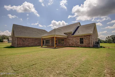 Exterior - 1634 Tributary Dr, Hernando, MS 38632 photo 3 of 5
