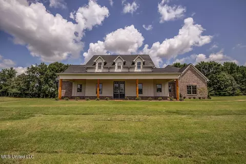 1634 Tributary Dr, Hernando, MS 38632