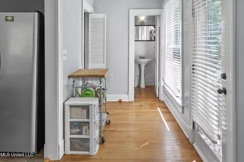 Entry Way - 615 Mohawk Ave, Jackson, MS 39216 photo 2 of 4