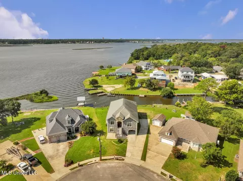 742 Sharon Hills Dr, Biloxi, MS 39532