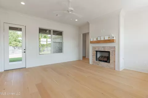 Living - 118 Trace Pointe Pl, Clinton, MS 39056 photo 1 of 6
