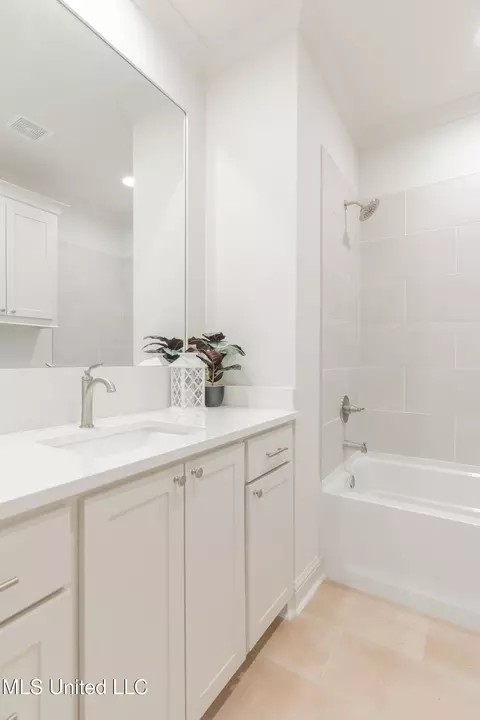 Bath - 118 Trace Pointe Pl, Clinton, MS 39056 photo 8 of 12