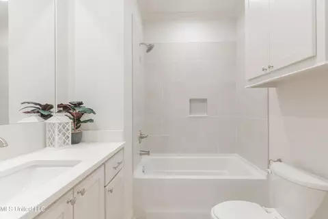 Bath - 118 Trace Pointe Pl, Clinton, MS 39056 photo 6 of 12
