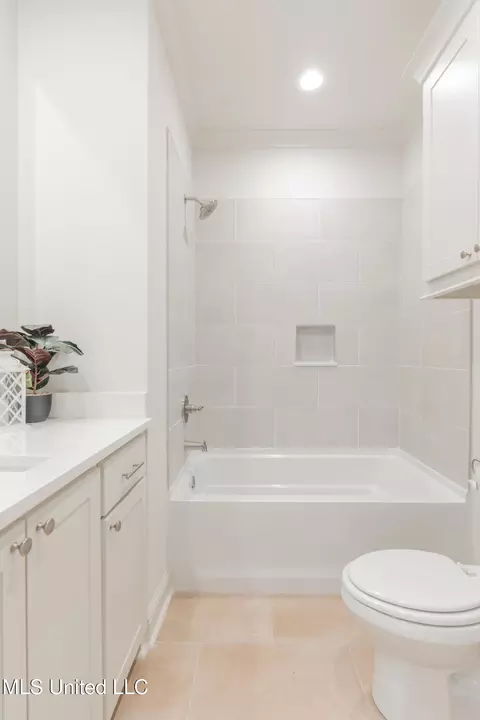 Bath - 118 Trace Pointe Pl, Clinton, MS 39056 photo 7 of 12