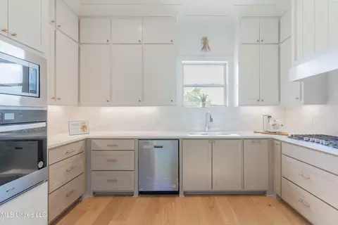 Kitchen - 118 Trace Pointe Pl, Clinton, MS 39056 photo 1 of 6