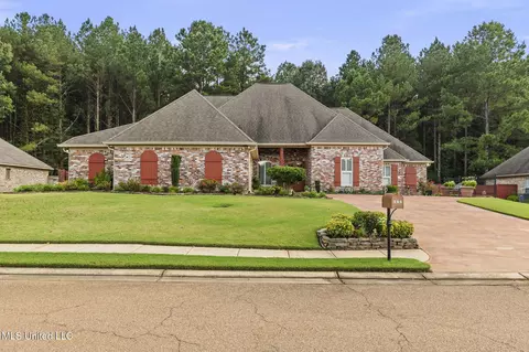 444 Edgewood Xing, Brandon, MS 39042