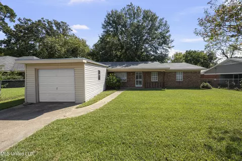1918 Elaine St, Jackson, MS 39204