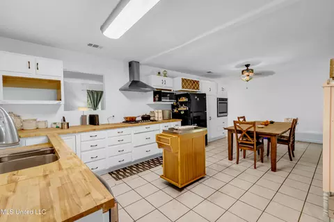 511 Sharp Blvd, Gulfport, MS 39503 photo 3