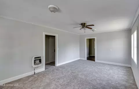 Living - 569 Simpson Highway 149, Magee, MS 39111 photo 2 of 3