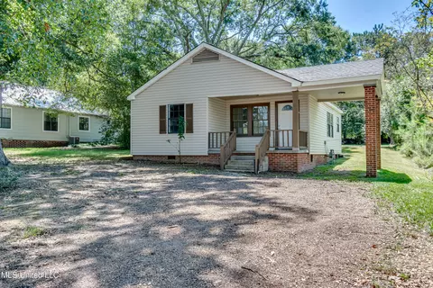 569 Simpson Highway 149, Magee, MS 39111