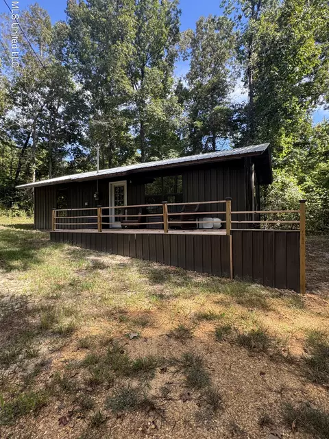910 Harmony Rd, Duck Hill, MS 38925