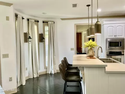 Kitchen - 834 Creston Dr, Byram, MS 39272 photo 2 of 5