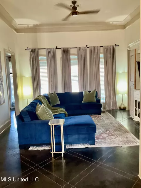 Living - 834 Creston Dr, Byram, MS 39272 photo 1 of 9