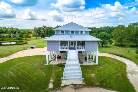 Exterior - 3293 Sandy Bluff Dr, Biloxi, MS 39532 photo 1 of 7