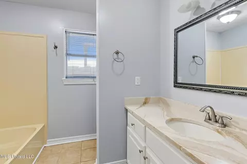 Bath - 3293 Sandy Bluff Dr, Biloxi, MS 39532 photo 5 of 7