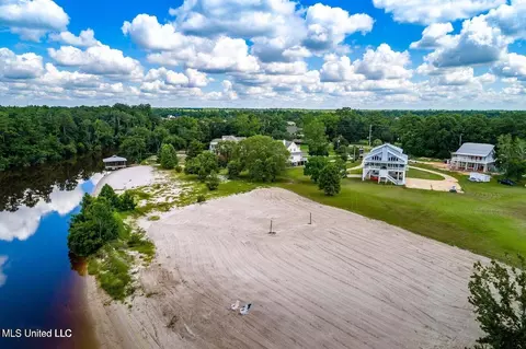3293 Sandy Bluff Dr, Biloxi, MS 39532