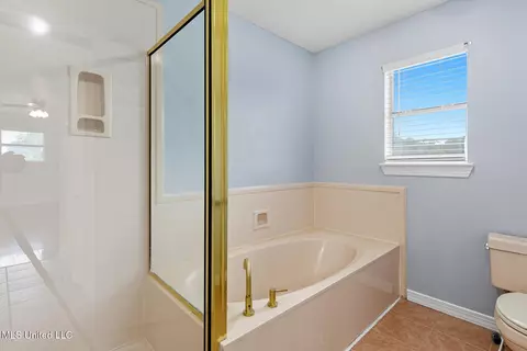 Bath - 3293 Sandy Bluff Dr, Biloxi, MS 39532 photo 7 of 7