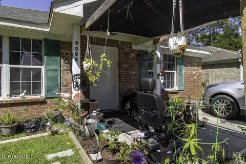 6090 Copiah St, Bay Saint Louis, MS 39520
