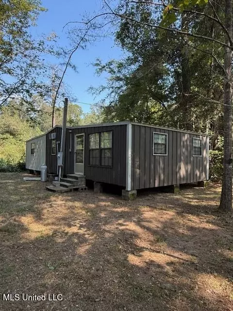 Davie Ln, Roxie, MS 39661