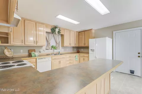 Kitchen - 15819 Peapatch Rd, Biloxi, MS 39532 photo 1 of 2
