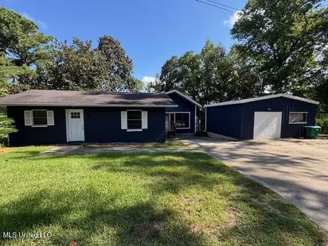 800 Roys Rd, Gautier, MS 39553