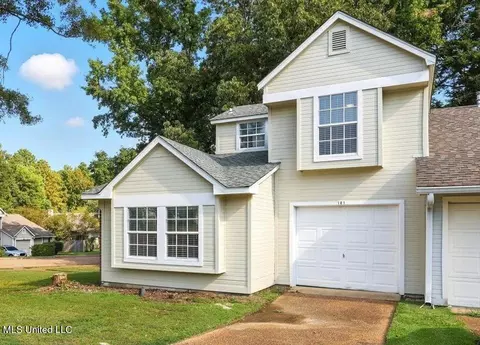 101 Glen Hollow Dr, Clinton, MS 39056