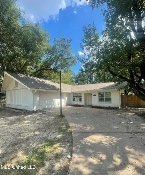 2881 Fallbrook Dr, Jackson, MS 39212 photo 1