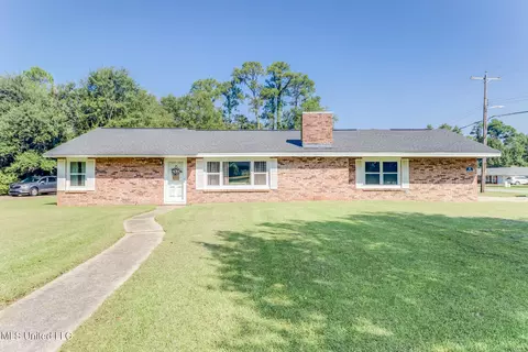 8 52nd St, Gulfport, MS 39507