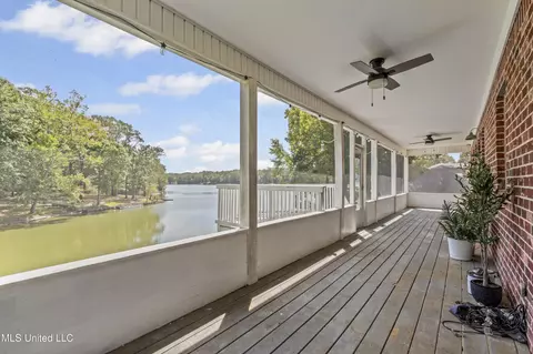 Exterior - 929 N Thunderbird Dr, Hernando, MS 38632 photo 6 of 11