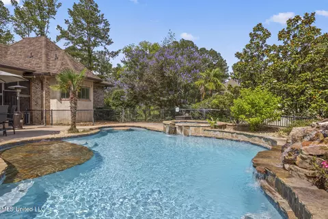 Exterior - 430 Johnstone Dr, Madison, MS 39110 photo 9 of 17