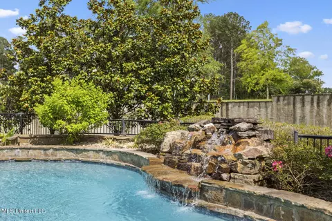 Exterior - 430 Johnstone Dr, Madison, MS 39110 photo 8 of 17