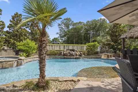 Exterior - 430 Johnstone Dr, Madison, MS 39110 photo 11 of 17