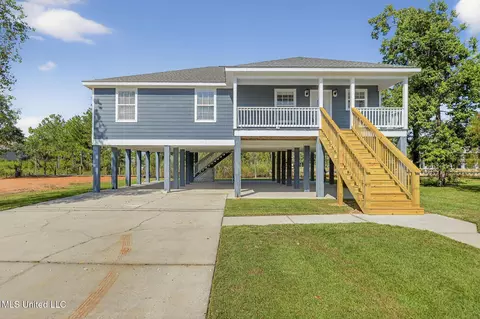 5012 Georgia St, Bay Saint Louis, MS 39520
