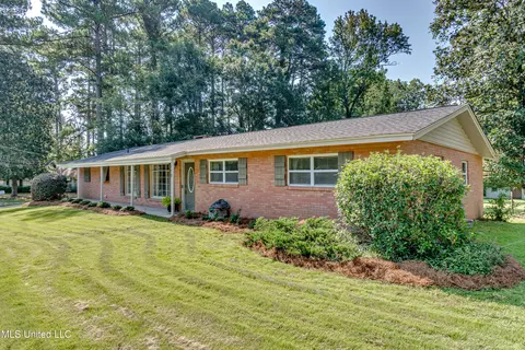110 High St, Brandon, MS 39042
