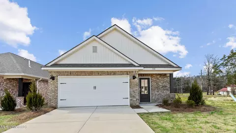 521 Vista Pointe Dr, Pearl, MS 39208