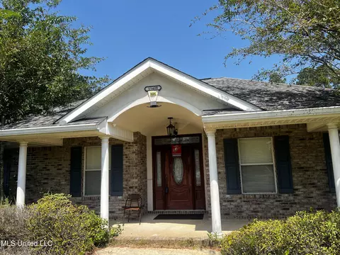 15409 Wagon Wheel St, Biloxi, MS 39532