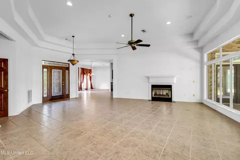 Living - 792 Ewa Ct, Diamondhead, MS 39525 photo 2 of 7