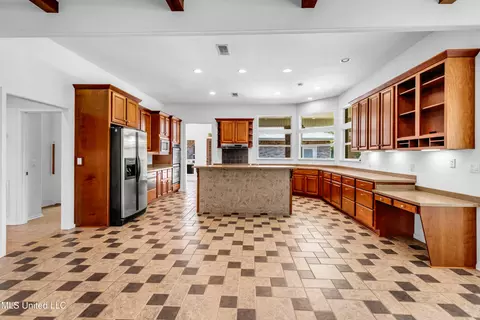 Kitchen - 792 Ewa Ct, Diamondhead, MS 39525 photo 1 of 4