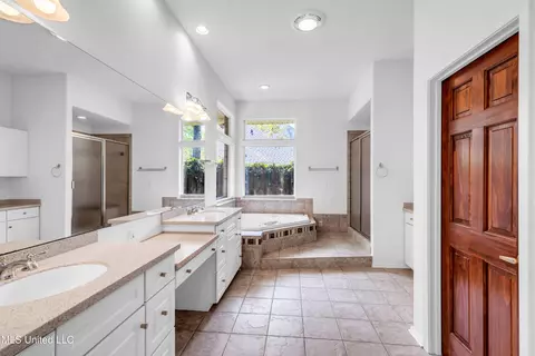 Bath - 792 Ewa Ct, Diamondhead, MS 39525 photo 1 of 6