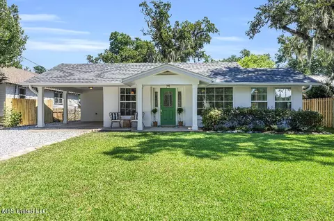 503 N 2nd St, Bay Saint Louis, MS 39520