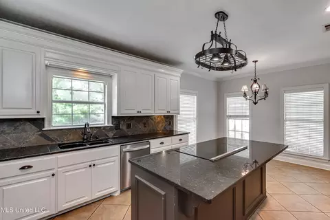 Kitchen - 113 Darrowsby Pl, Madison, MS 39110 photo 1 of 5