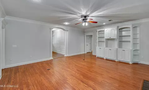 Living - 113 Darrowsby Pl, Madison, MS 39110 photo 5 of 10