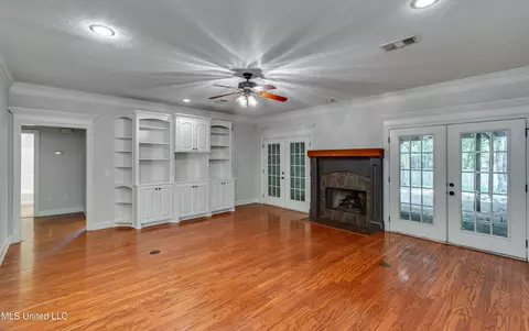 Living - 113 Darrowsby Pl, Madison, MS 39110 photo 3 of 10