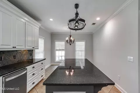 Kitchen - 113 Darrowsby Pl, Madison, MS 39110 photo 2 of 5
