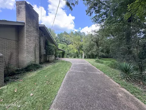 Exterior - 4918 Forest Hill Rd, Byram, MS 39272 photo 3 of 5