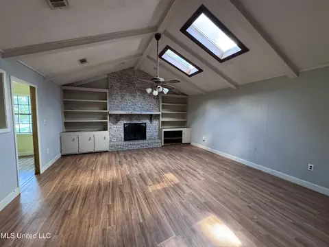 Living - 4918 Forest Hill Rd, Byram, MS 39272 photo 1 of 4