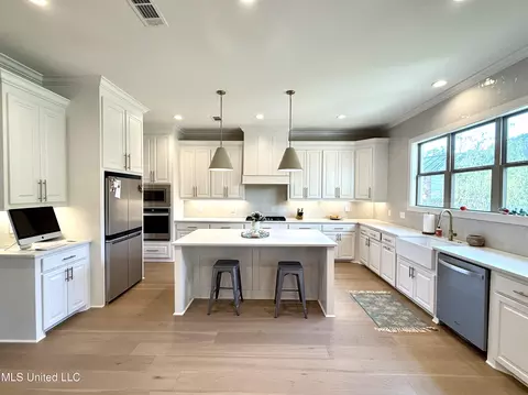 Kitchen - 114 Biltmore Cv, Flowood, MS 39232 photo 2 of 11