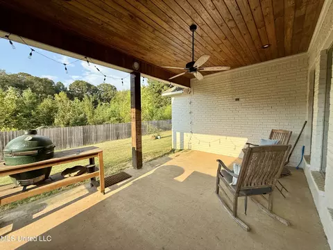 Exterior - 114 Biltmore Cv, Flowood, MS 39232 photo 6 of 10
